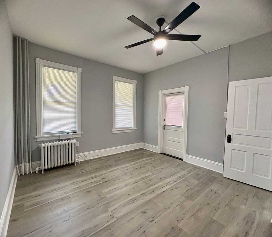 735 Morgan Ave - Photo 3 of 3