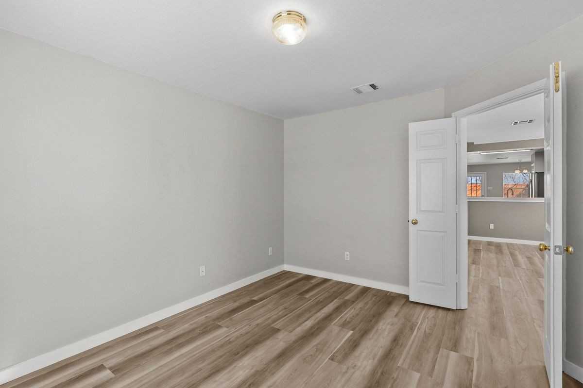 164 Pearl Lake Dr - Photo 4 of 25