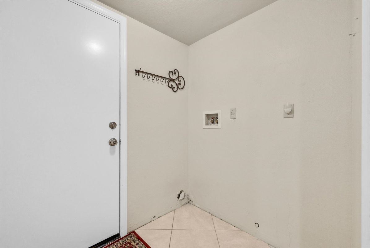1070 Cannon Rd - Photo 2 of 50