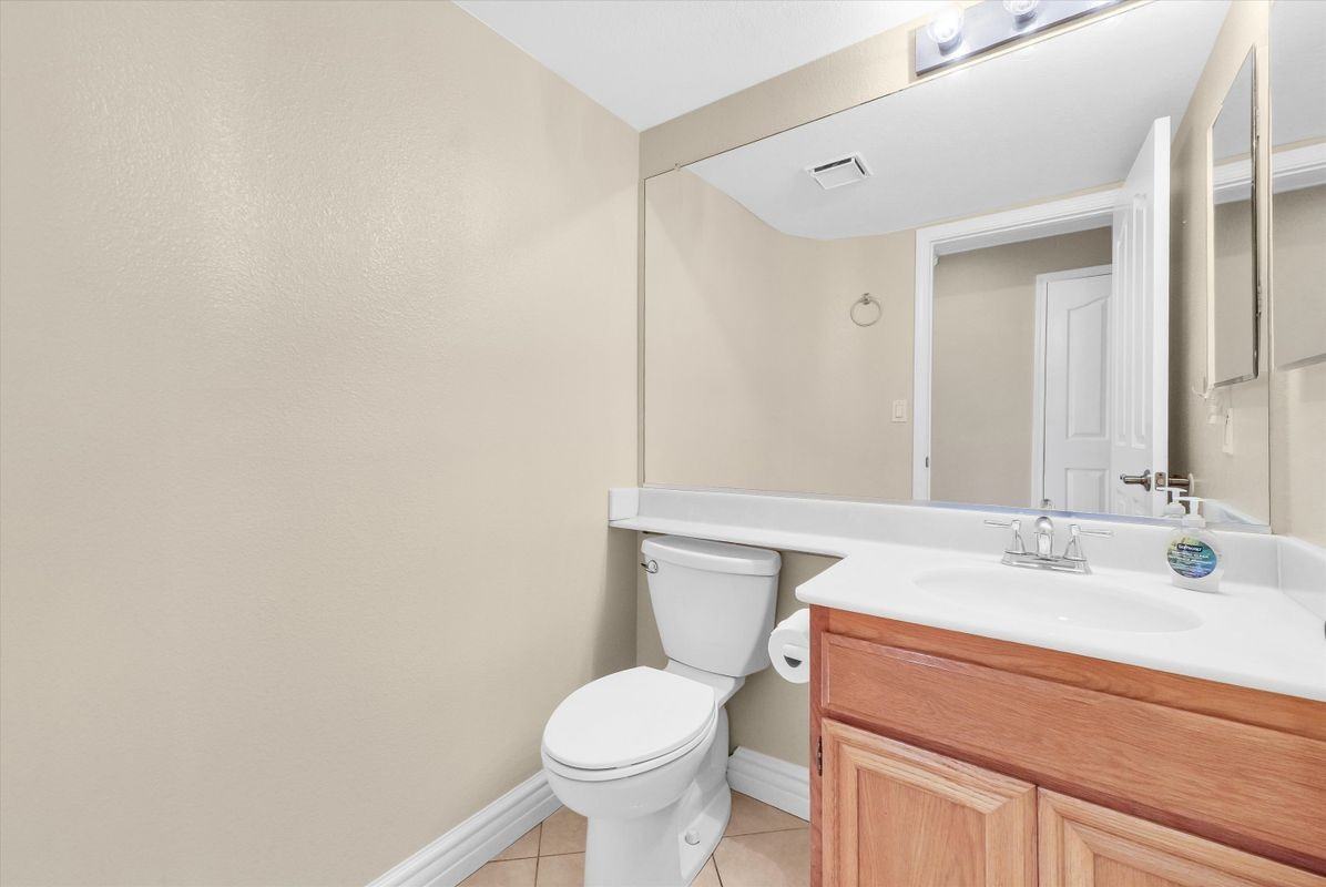 1070 Cannon Rd - Photo 5 of 50
