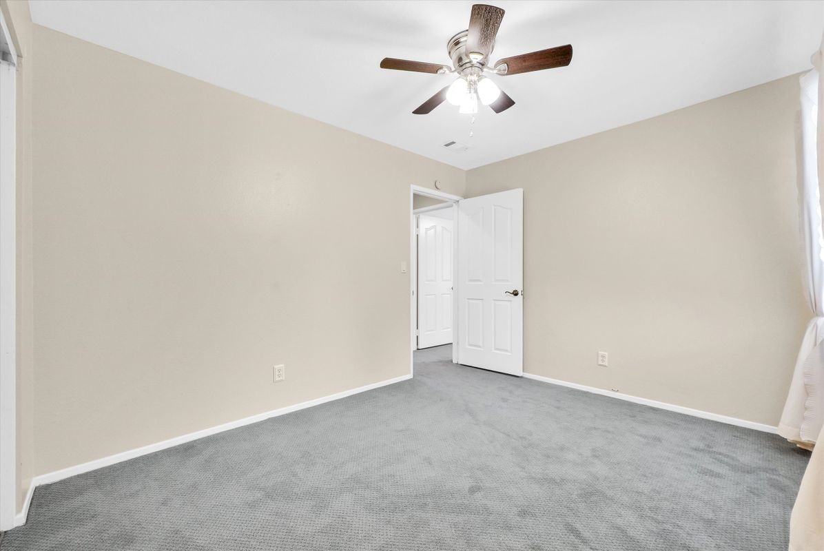 1070 Cannon Rd - Photo 7 of 50