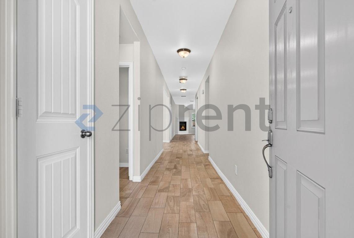 817 Evergreen St - Photo 5 of 36