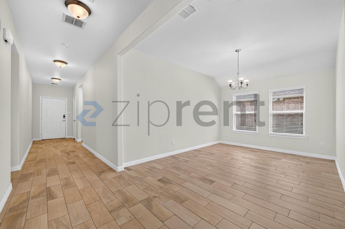 817 Evergreen St - Photo 7 of 36