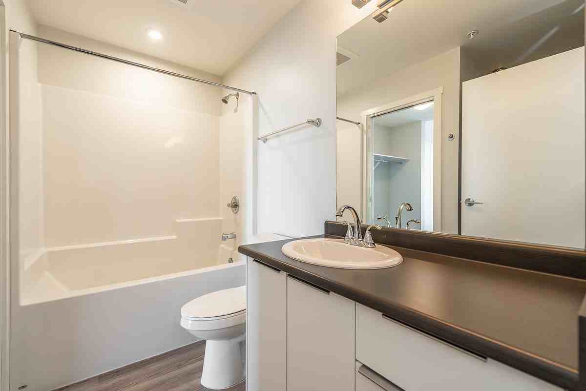 Railside House Apartments - Photo 7 of 21