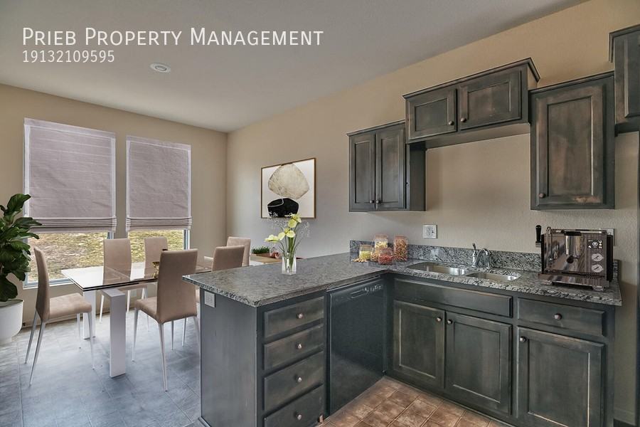 2040 S 137th St - Photo 5 of 17