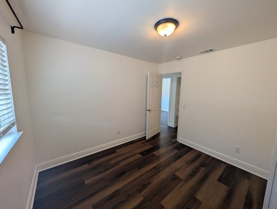 4223 W Laurel St - Photo 7 of 17