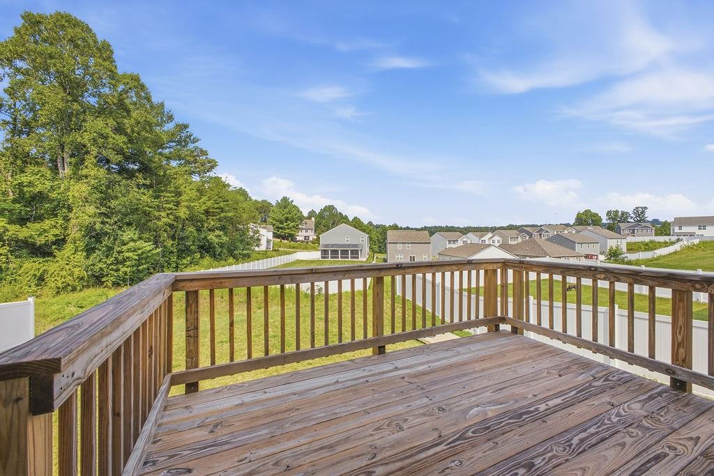 560 Country Oak Dr #NA - Photo 5 of 36