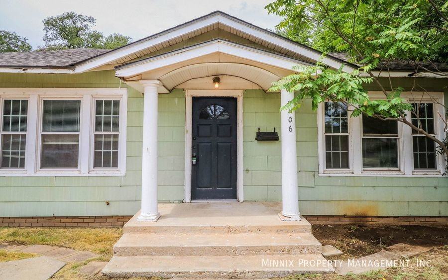 2106 15th St - Photo 2 of 26