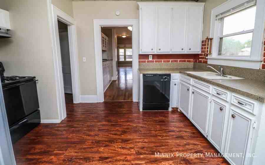 2106 15th St - Photo 6 of 26