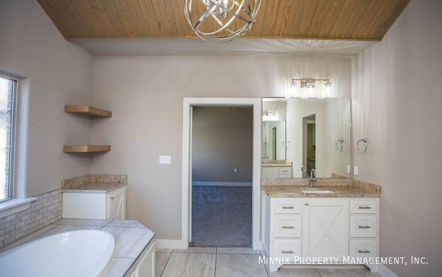3505 133rd St - Photo 7 of 38
