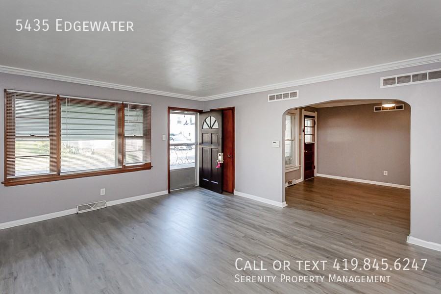 5435 Edgewater Dr - Photo 3 of 12
