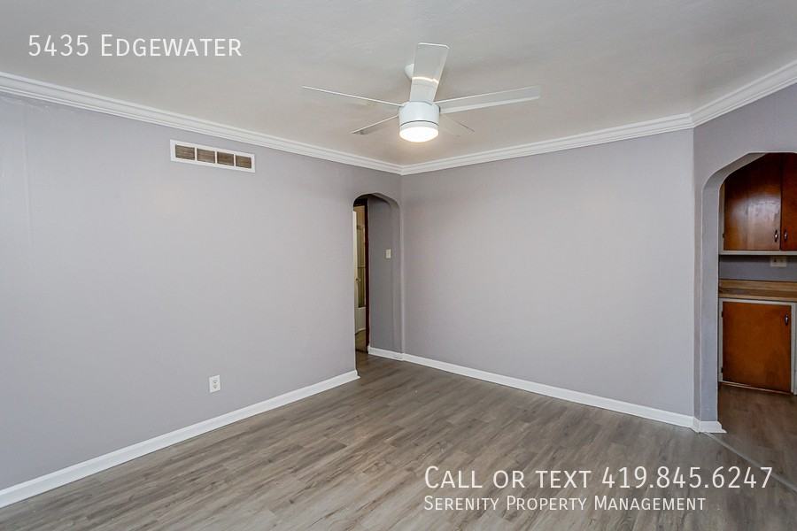 5435 Edgewater Dr - Photo 5 of 12