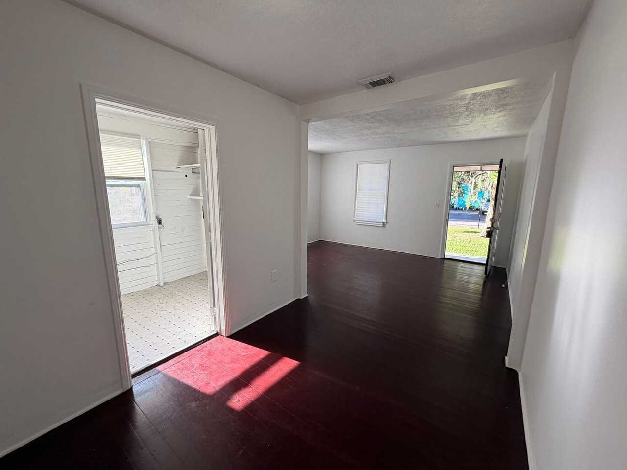 6031 Transylvania Ave - Photo 2 of 10