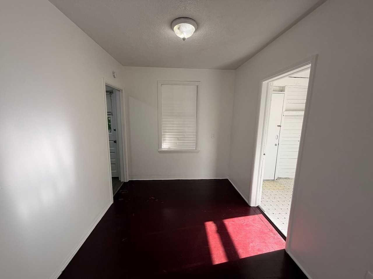 6031 Transylvania Ave - Photo 4 of 10