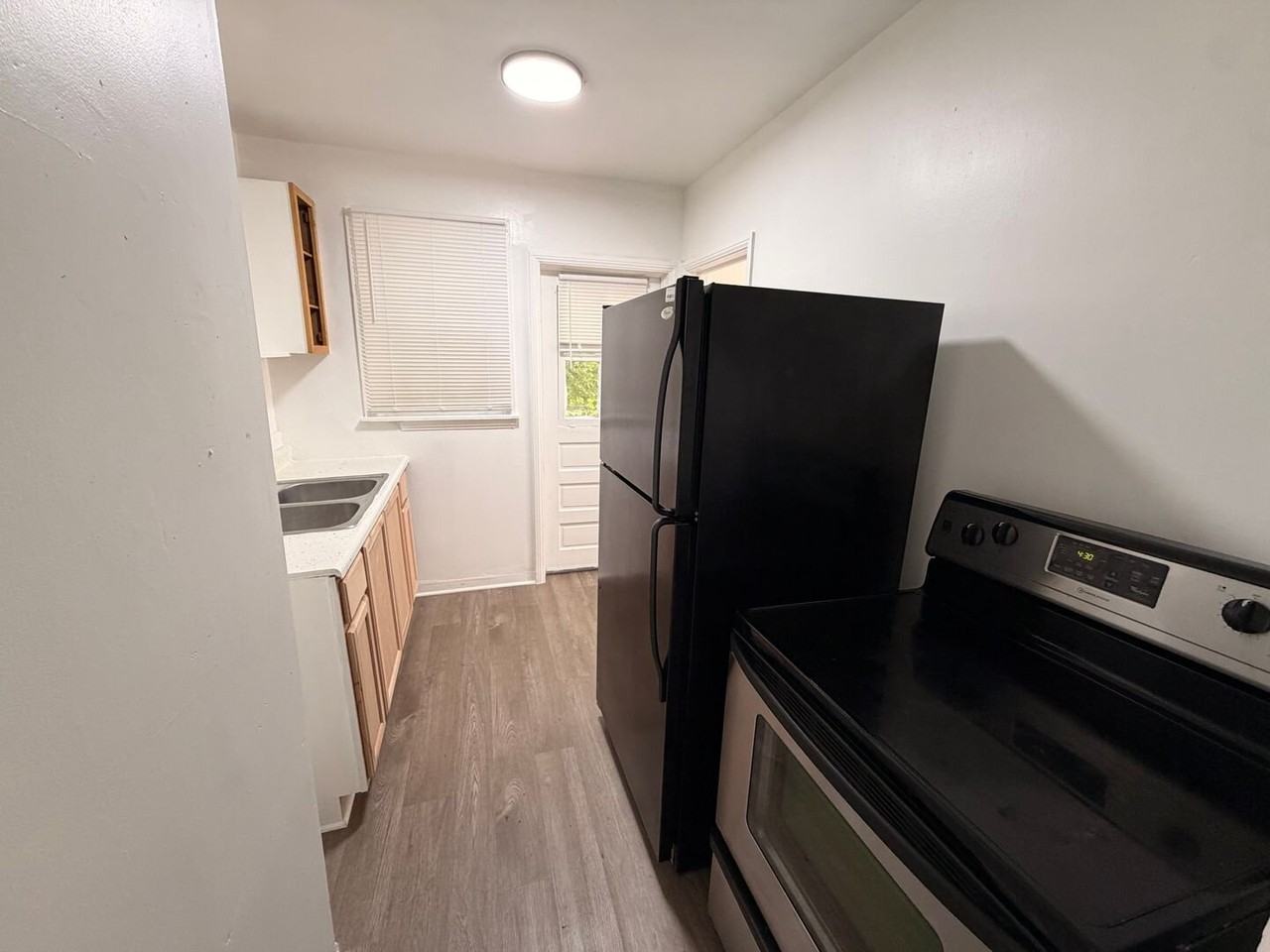 6031 Transylvania Ave - Photo 5 of 10