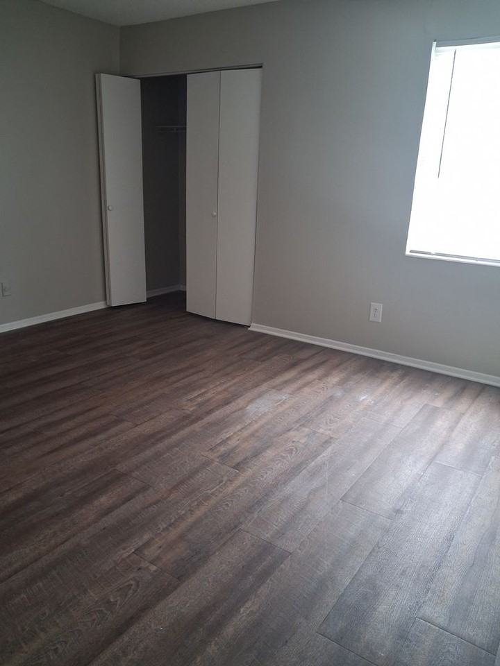 Baytree On Baymeadows - Photo 3 of 6
