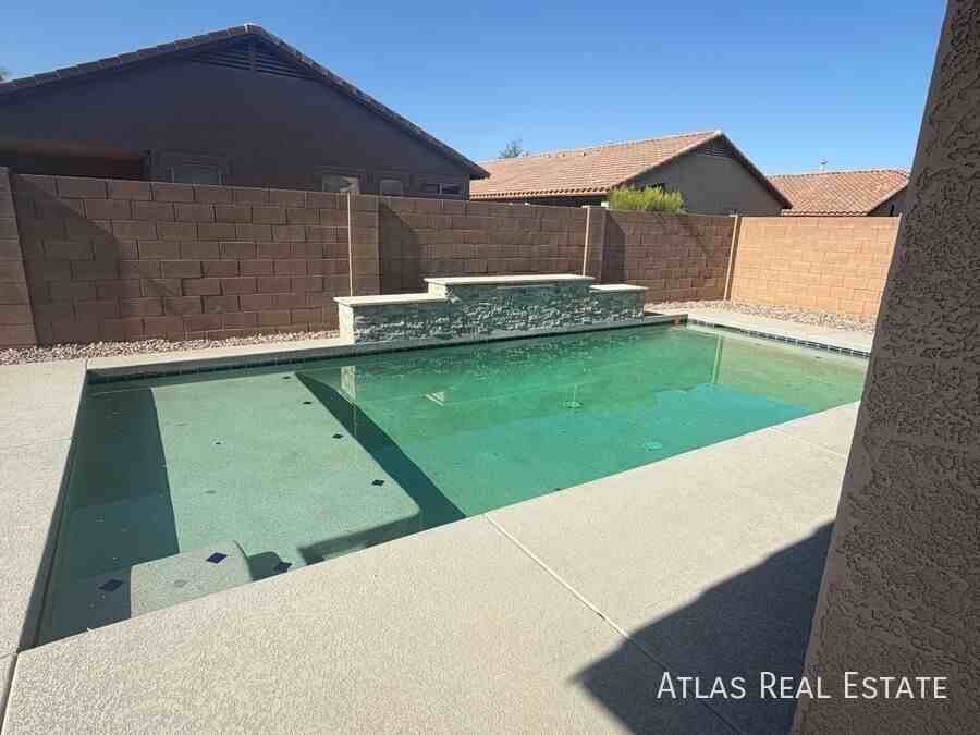 17044 W Bristol Ln - Photo 5 of 50