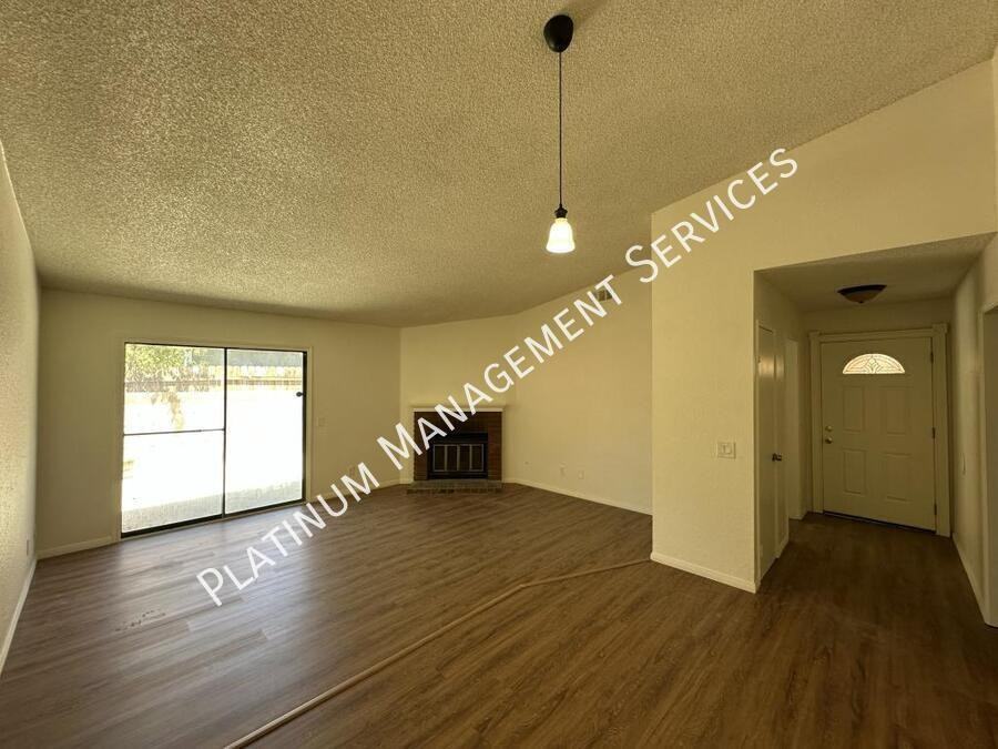 1219 E Avenue R7 - Photo 2 of 18