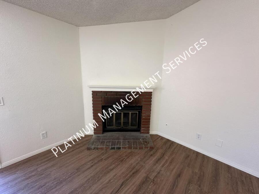 1219 E Avenue R7 - Photo 4 of 18
