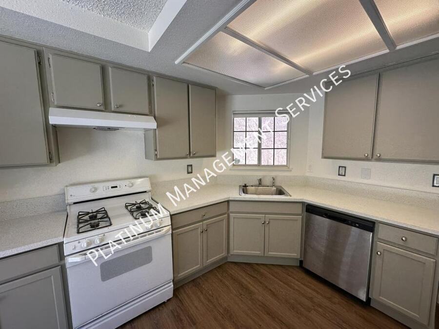 1219 E Avenue R7 - Photo 6 of 18