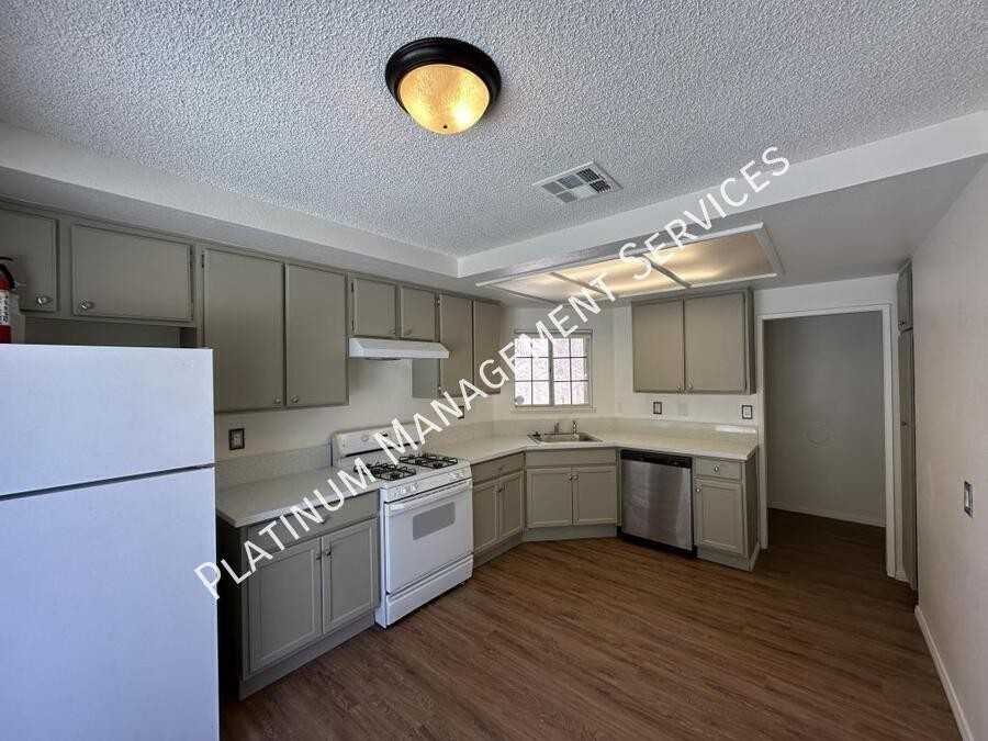 1219 E Avenue R7 - Photo 7 of 18