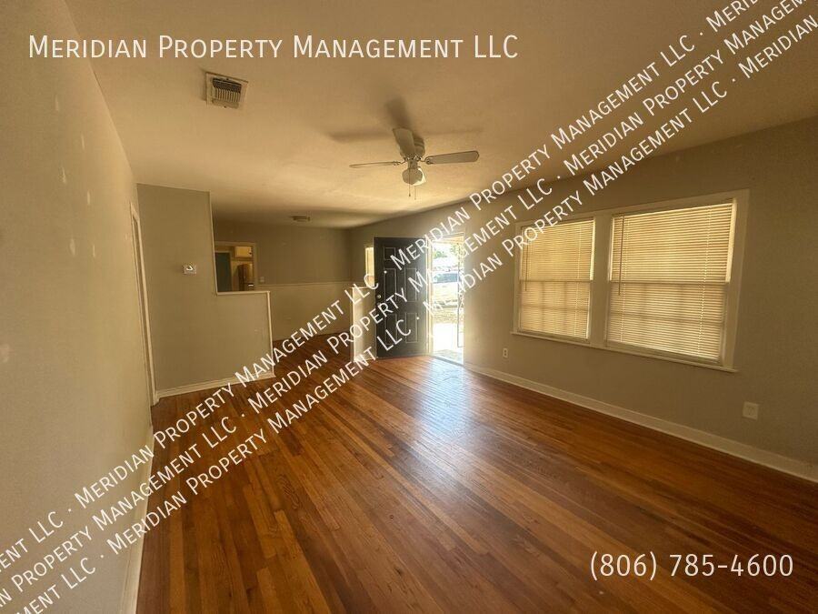 2303 35th St - Photo 4 of 17