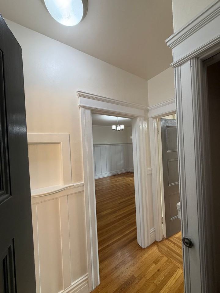 900 Powell St #04 - Photo 3 of 10
