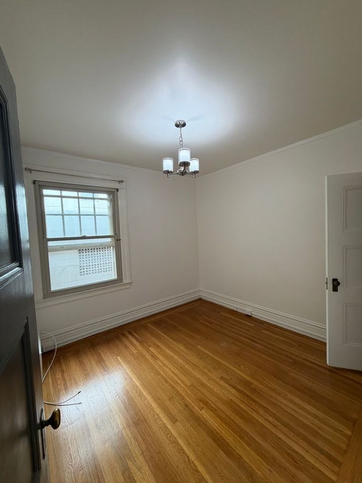 900 Powell St #04 - Photo 5 of 10
