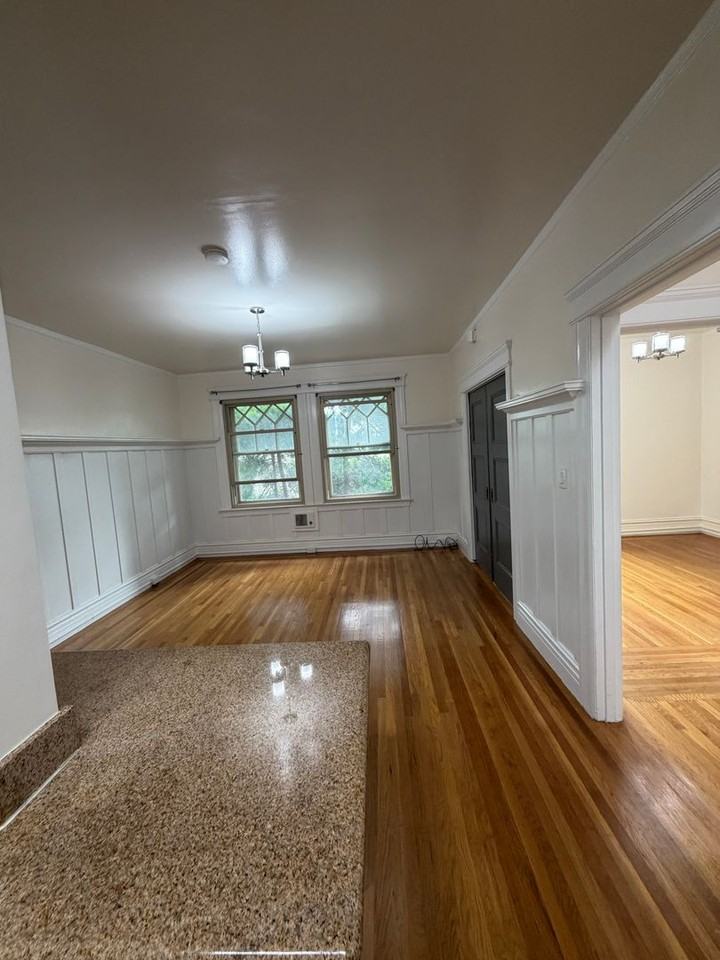 900 Powell St #04 - Photo 2 of 11