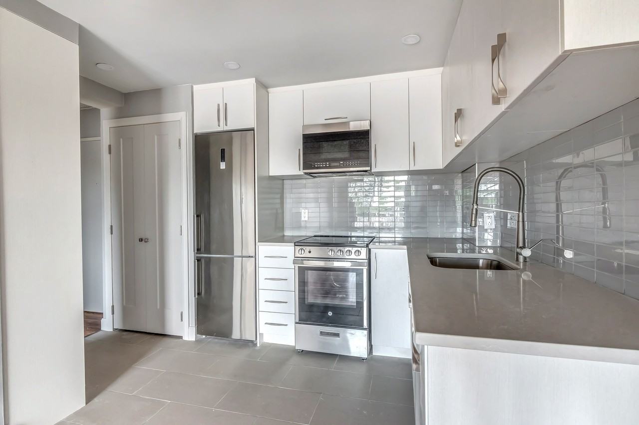 3 1/2 Grand et Luxueux, Roxboro-Pierrefonds $1395  Disponible IMMÉDIATEMENT, contactez Stew au (514) - Photo 2 of 17
