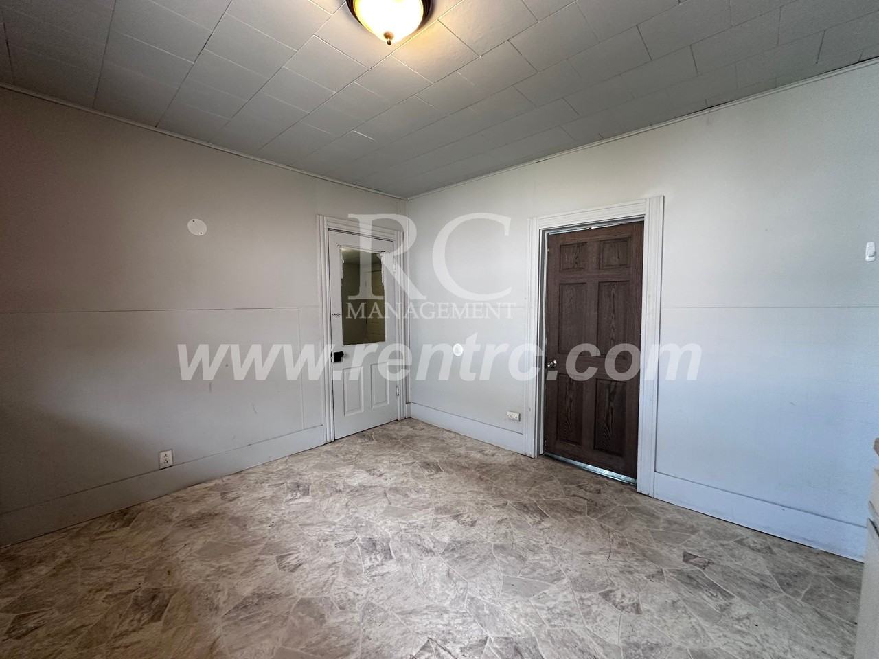 905 N Jackson St #N - Photo 3 of 18