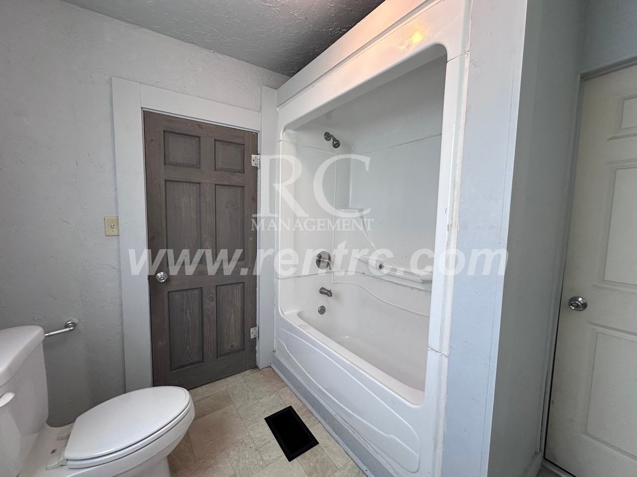 905 N Jackson St #N - Photo 5 of 18