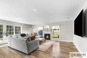 featured image of 14 London Dr