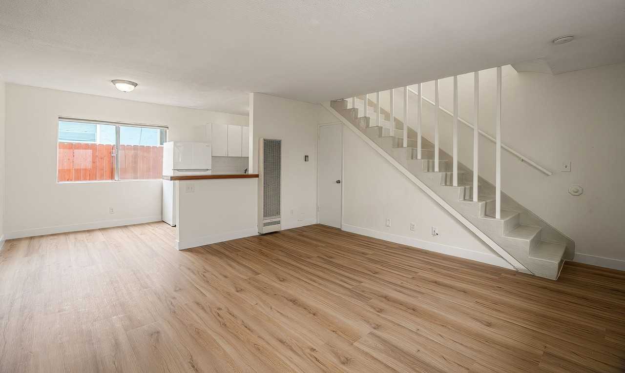 1315 Ocean Park Blvd #2 - Photo 5 of 21