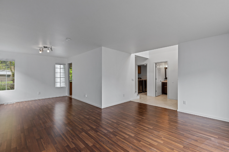 29021 13th Ave S - Photo 4 of 37