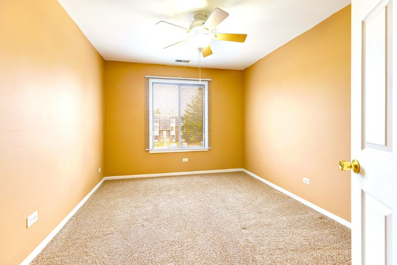 219 W Court Of Shorewood #3A - Photo 4 of 10