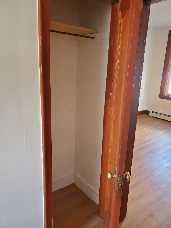 297 Amherst St - Photo 6 of 10