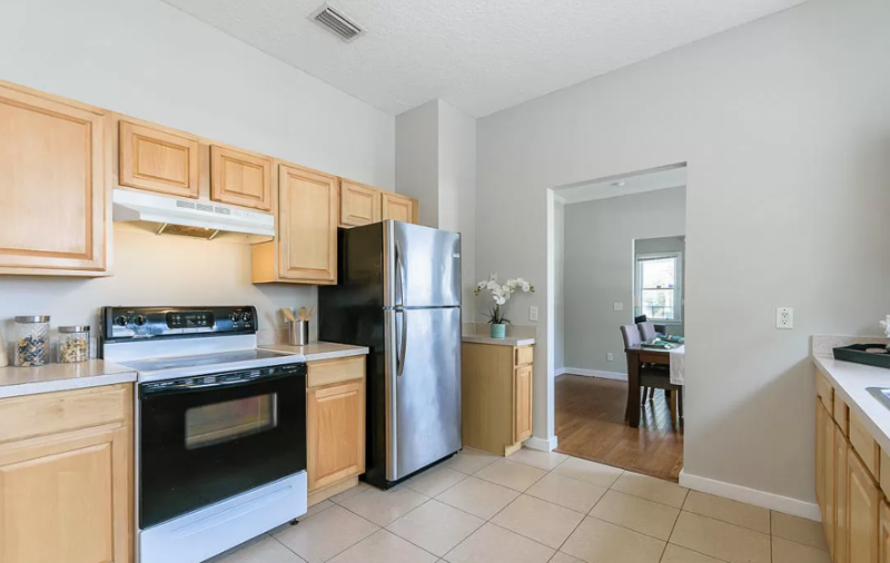 729 King St - Photo 7 of 14