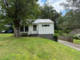 featured image of 7 Robinwood Ave