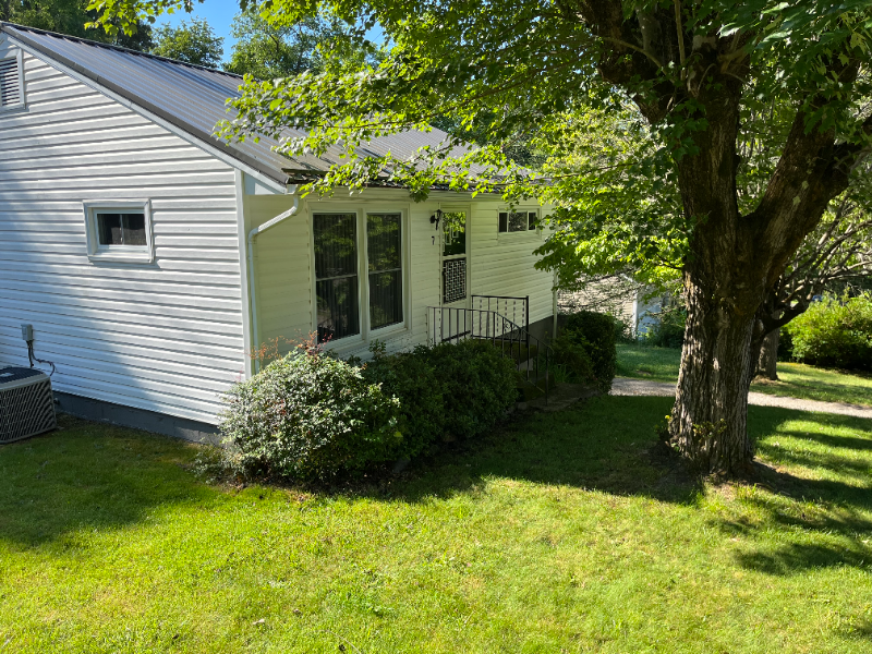 7 Robinwood Ave - Photo 2 of 33