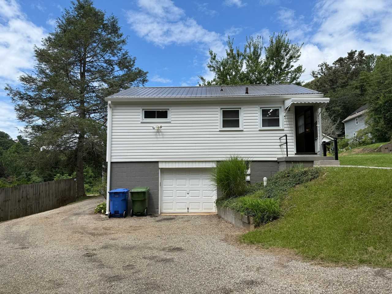 7 Robinwood Ave - Photo 5 of 33