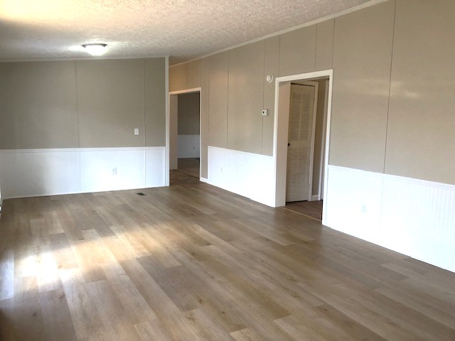 4105 Ek Dr - Photo 3 of 37
