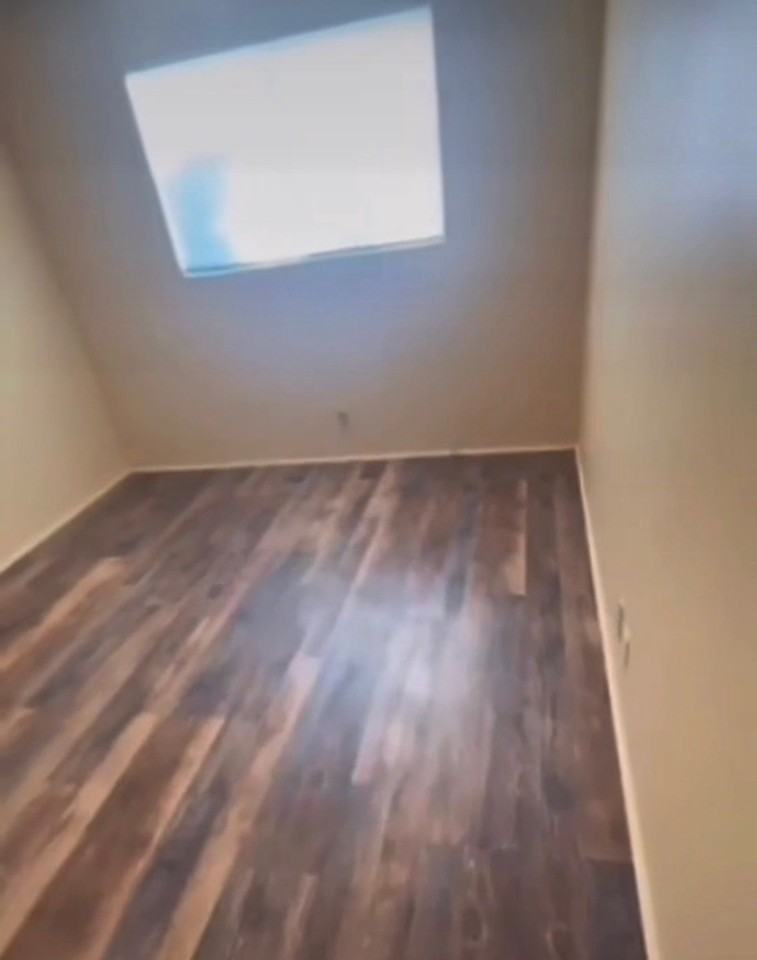 504 W Hillsdale St - Photo 5 of 9