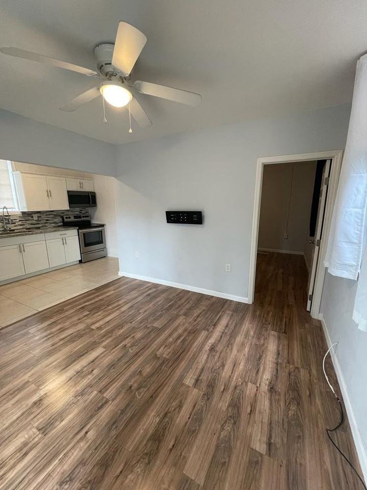112 Sw 67th Ave - Photo 5 of 14