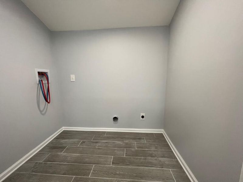 1601 Rhode Ct - Photo 4 of 22