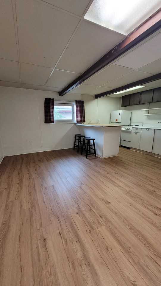 1128 Hess Ave #X - Photo 3 of 7