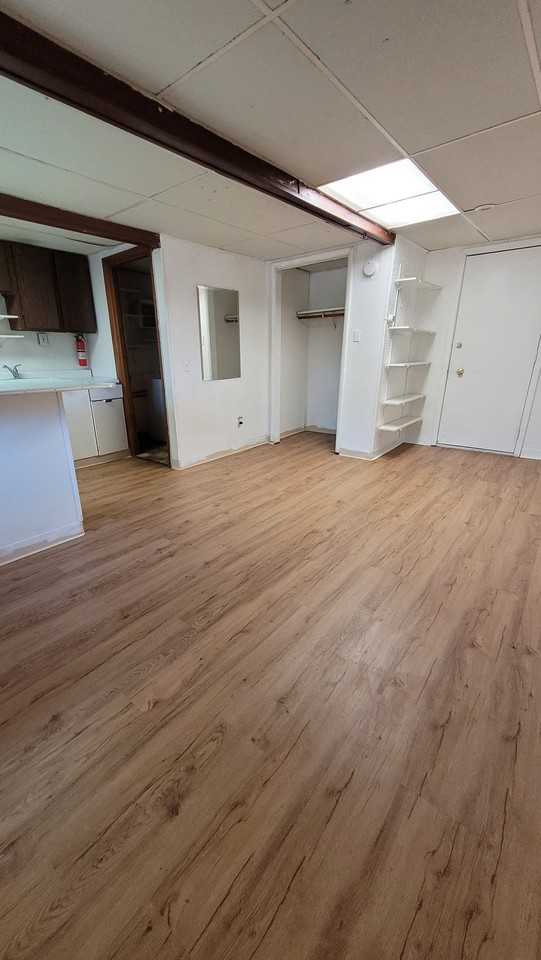 1128 Hess Ave #X - Photo 6 of 7