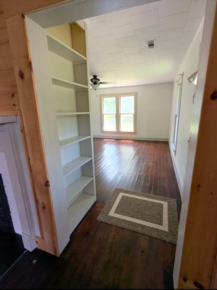 210 Tatertown Rd - Photo 3 of 14