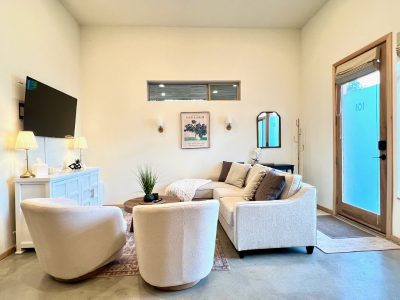 617 S Adams St #101 - Photo 3 of 23