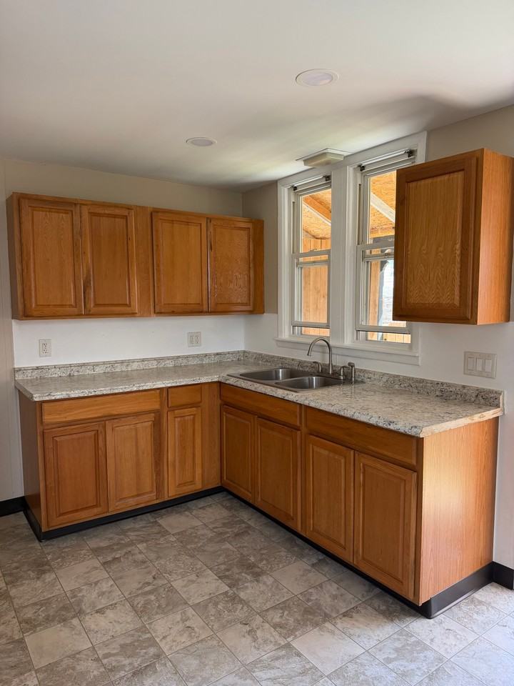 507 24th St #509 - Photo 7 of 20